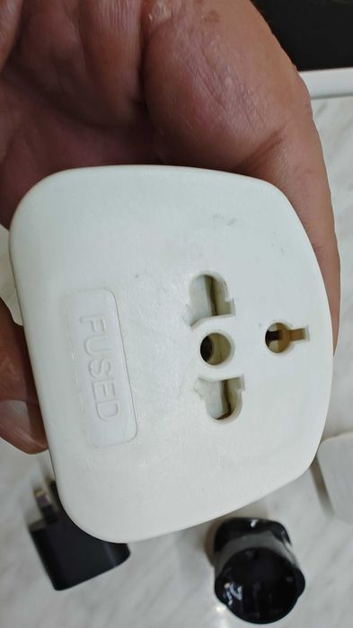 Преходници/адаптери UK/EU стандарт.