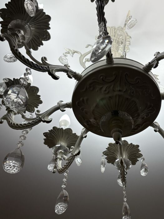 Люстраааа 8 лампа