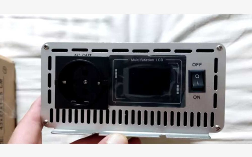 Инвертор чиста синусоида с LCD екран DC 12/24v към AC220v 50Hz 5000W