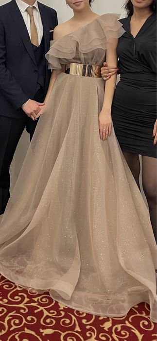 Платье вечернее