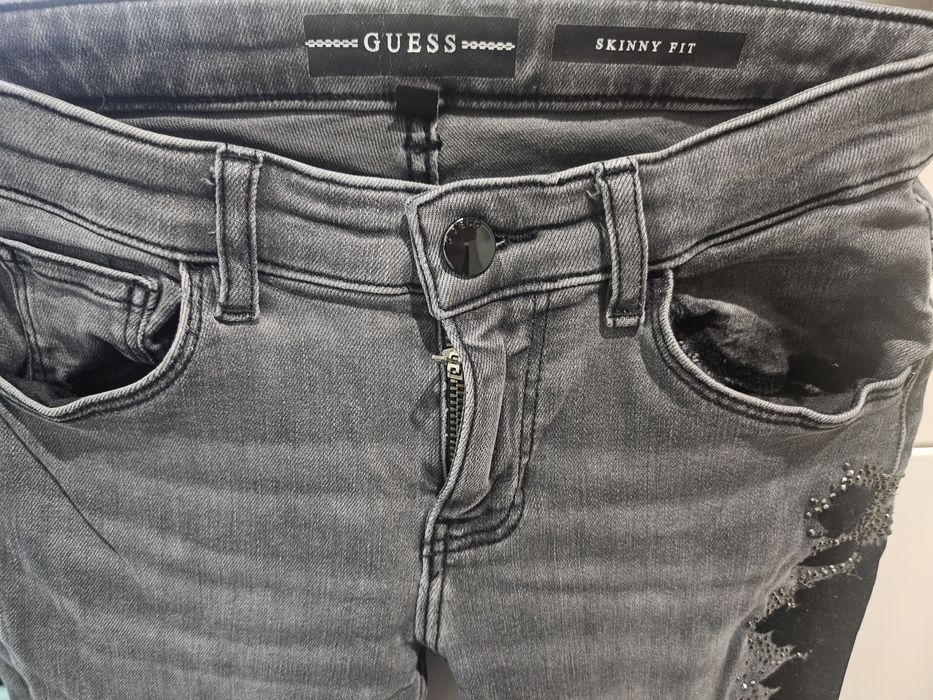 Прекрасни дънки Guess за госпожица на 12години
