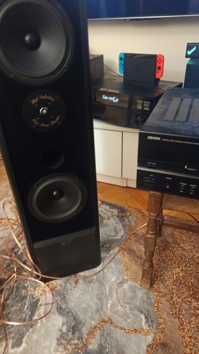 De vânzare Statie plus 4 boxe plus subwoofer și centru