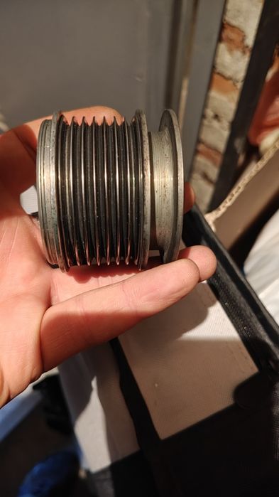 фрайлауф ролка за алтернатор INA (7 канала)