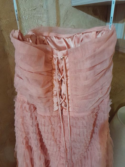 Официална рокля в цвят корал