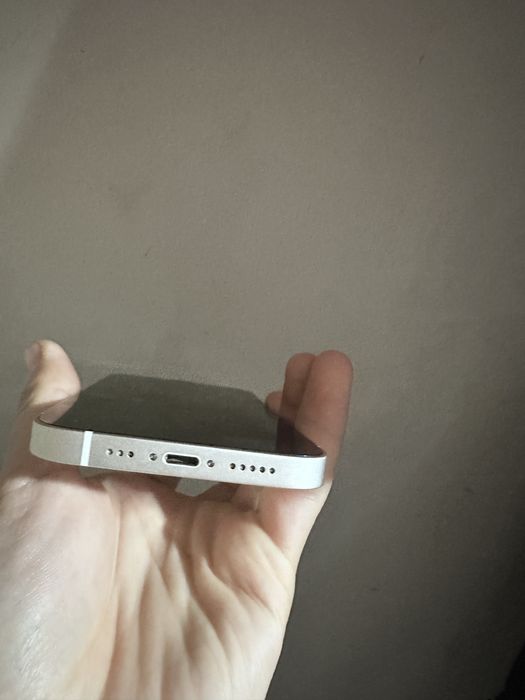 iPhone 13 в отличном состояний