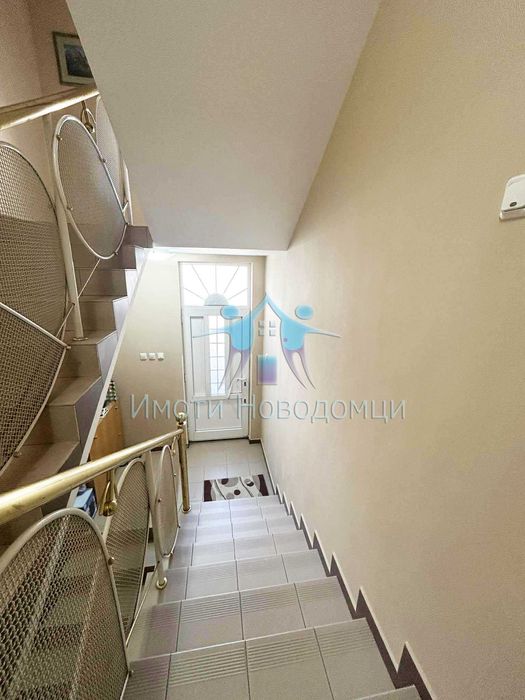 Етаж от къща, Шумен, Център