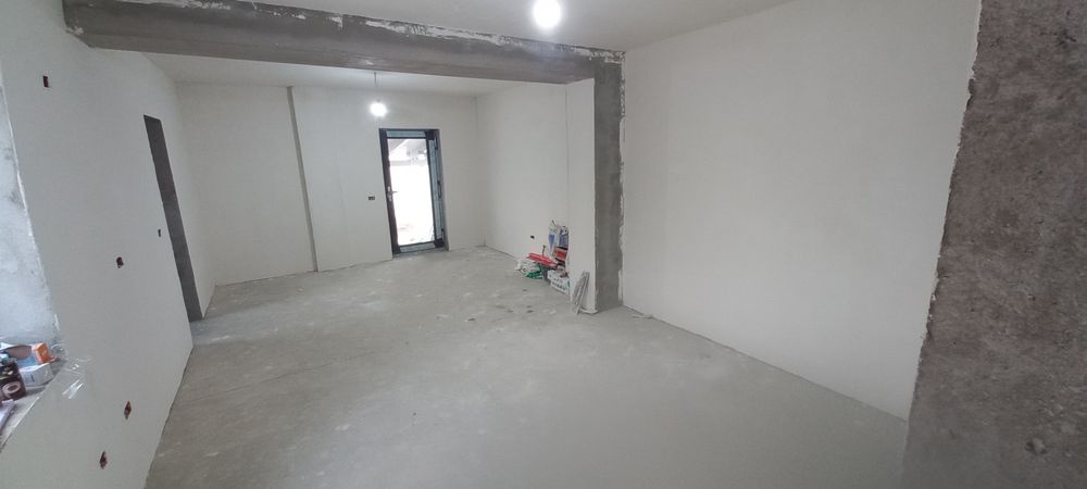 Ocazie!! Interior la alb!!Vând casă P+mansardă  înaltă cu beci in Sanm