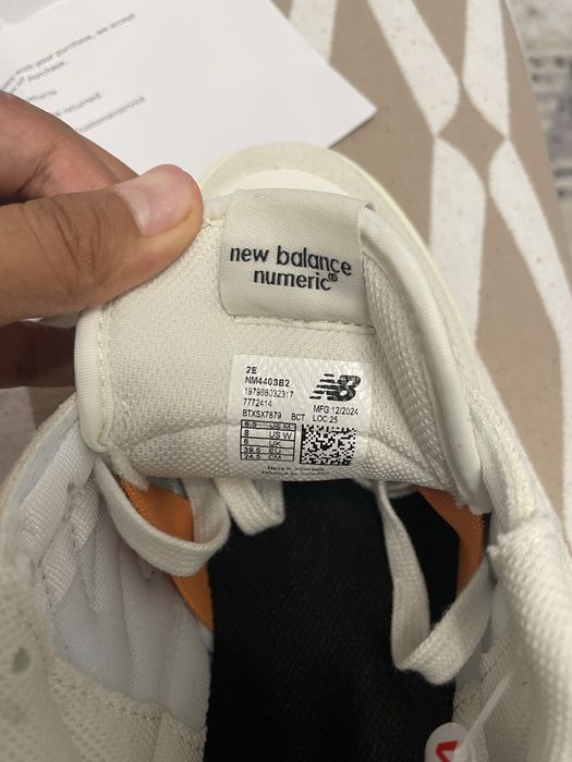 Продам оригинальные кроссовки New Balance Numeric 440