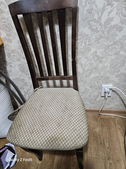 Продам стулья дерево