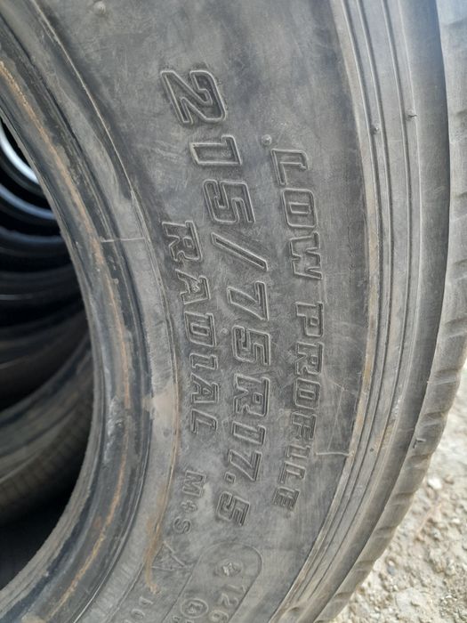 Bridgestone 215/75/17,5