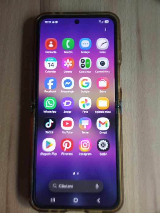 Vând telefon  Samsung Z Flip 6