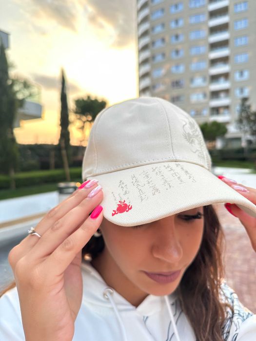 Шапка с дракон в различни цветове