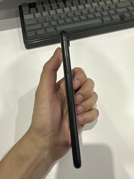 IPHONE XR 64 gb black