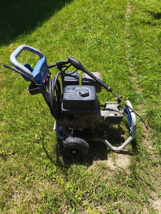 Aparat de spalare cu presiune profesional pe benzina