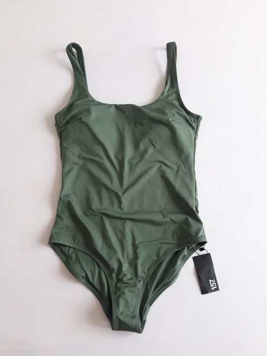 Costum de baie intreg