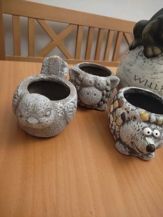 Комплект  от 7 декоративни фигури  с животни* 6 саксийки  за кактуси.