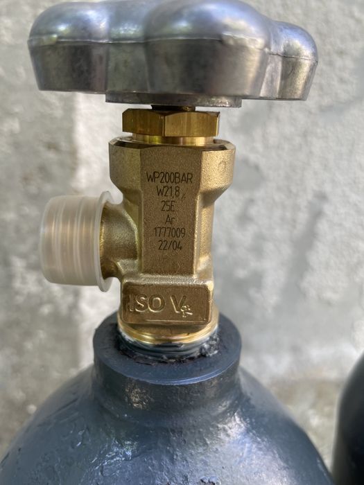 Бутилки за Co2 и Argon с НОВИ кранове