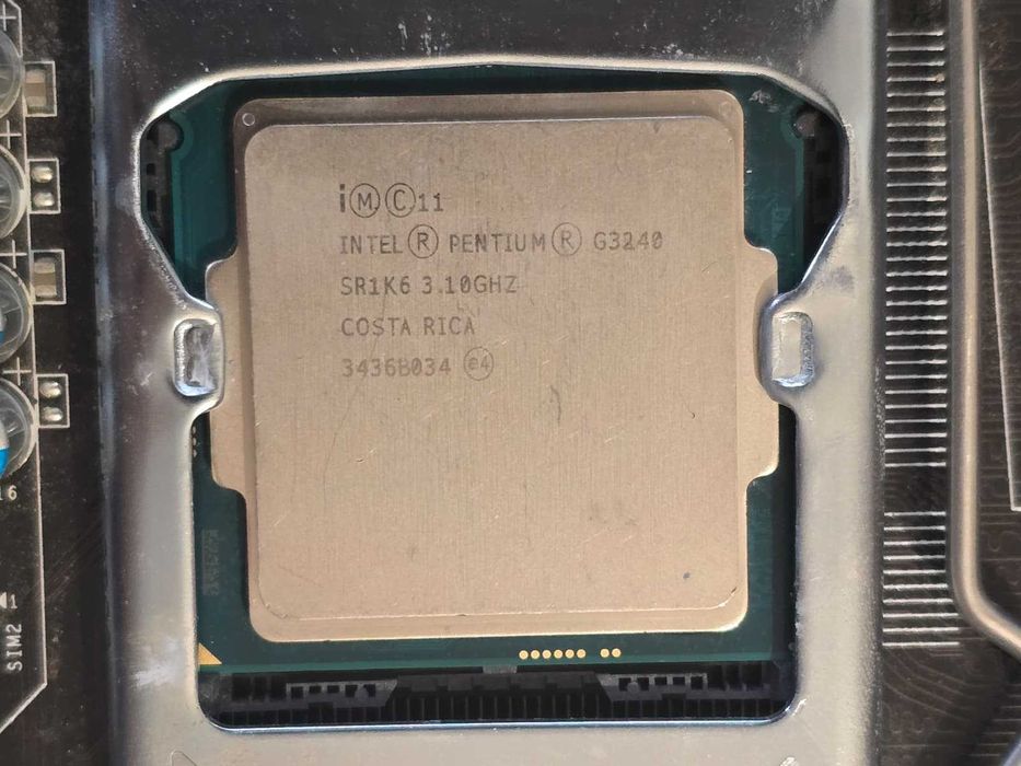 Placa de baza MSI H81M-E33, Socket 1150 + procesor Intel G3240