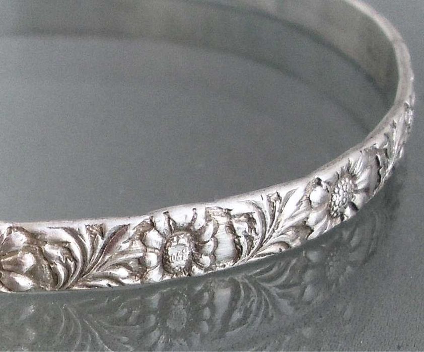 Дамска твърда гривна сребро