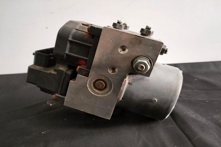 Pompa ABS 1.9 AFN 8L0617111AB / 8L0617111AB Volkswagen VW Passat B5