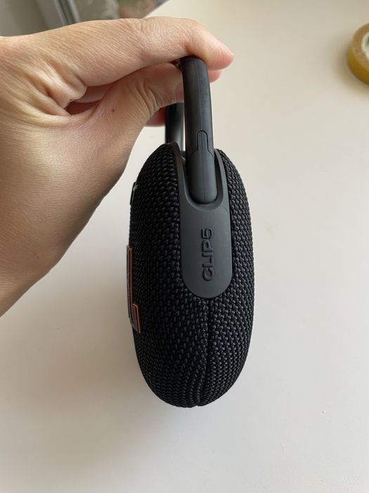 Продаю колонку jbl clip 5