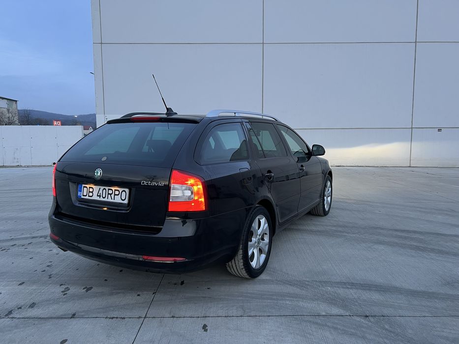 SKODA Octavia 2012 — imagine 3