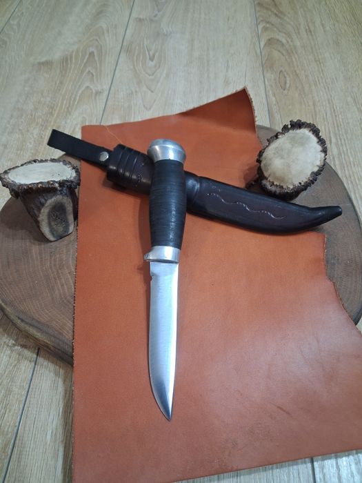 Cutit suedez maner de piele