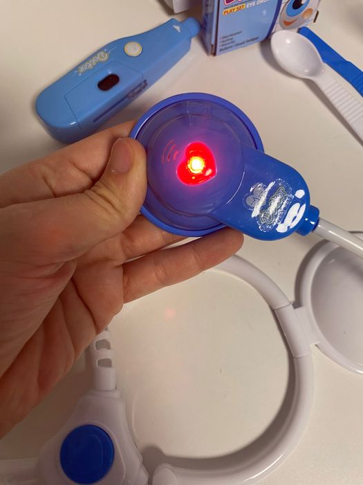 Малък доктор - комплект с престилка - в синьо