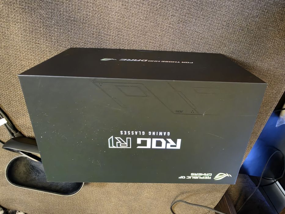 Продавам смарт очила Asus ROG Xreal R1-N размер