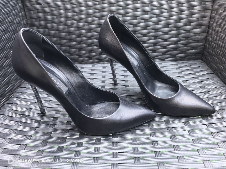 Casadei Обувки на Ток