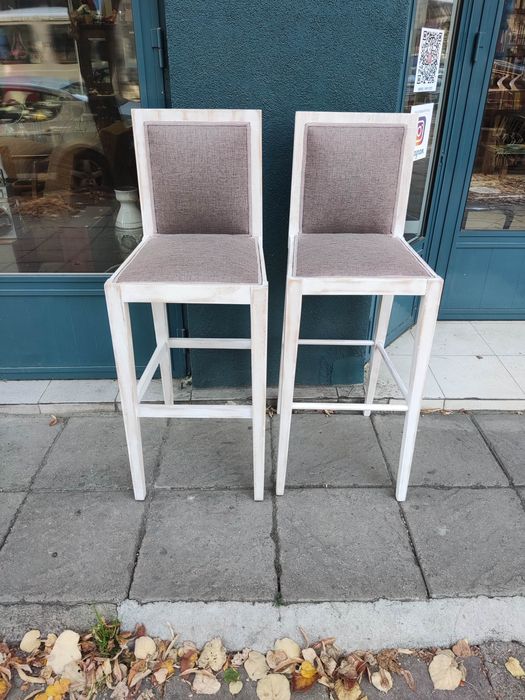 Два реставрирани бар стола