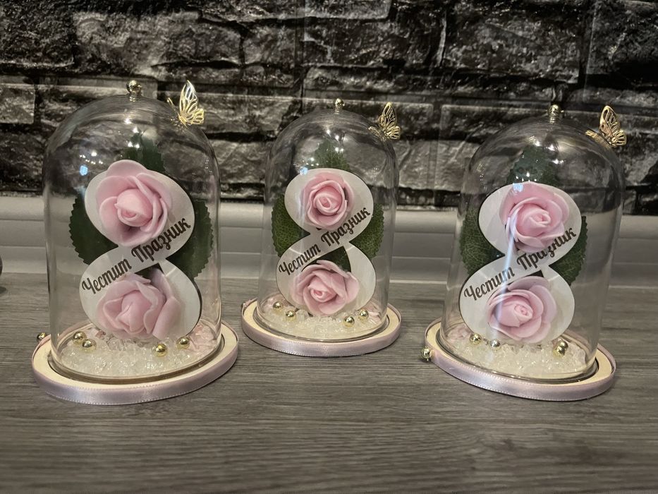 Сувенири за 8 ми мирт