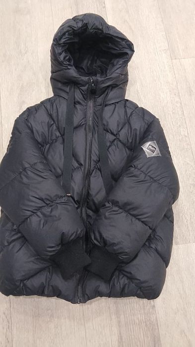 Продам детскую куртку на девочку