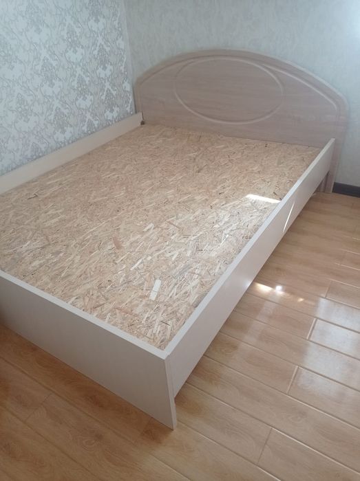 Отдам даром кровать