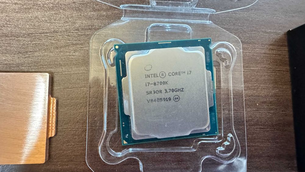 Procesor i7 8700k + kit delid complet + IHS cupru