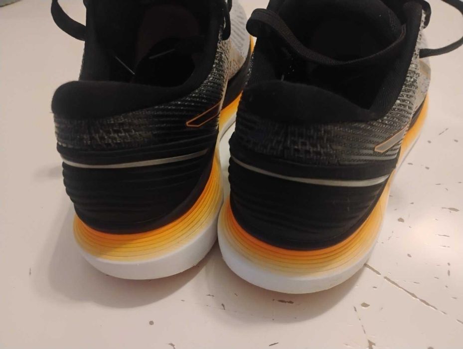 Мъжки Маратонки ASICS GLIDERIDE 
Мъжки Маратонки ASICS GLIDERIDE MAX 2