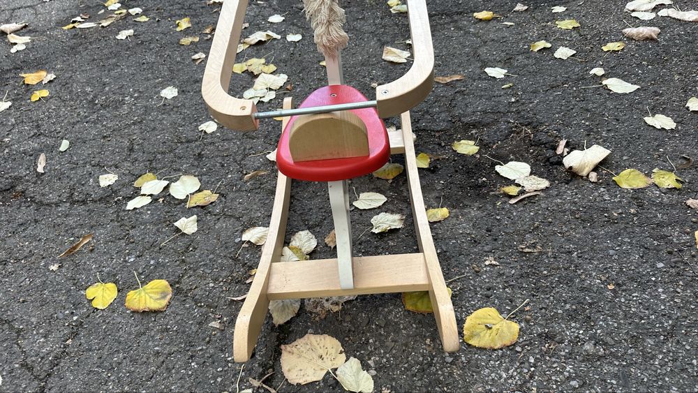 Calut de lemn pentru copi