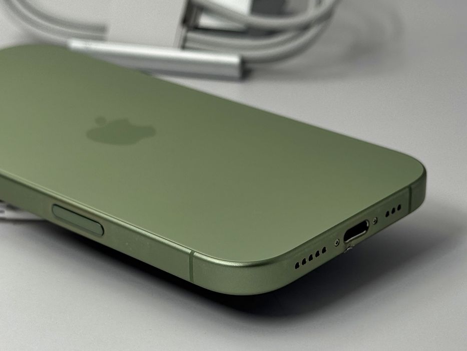 iPhone 17, 256GB, Sage, 99% батерия, КАТО НОВ, 2г. ГАРАНЦИЯ!