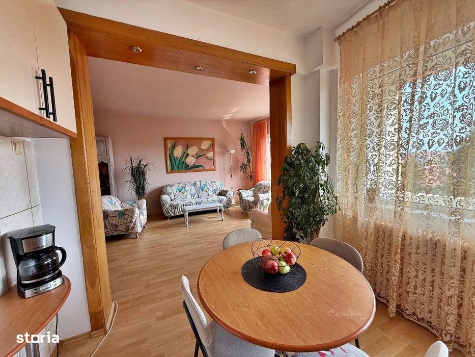 De vanzare Apartament 4 camere, zona Cetate - Scoala nr 7.