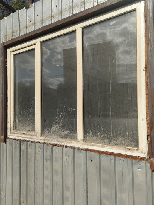 Продам три пласстиковых окна б/у
