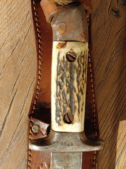 Нож на дневалния