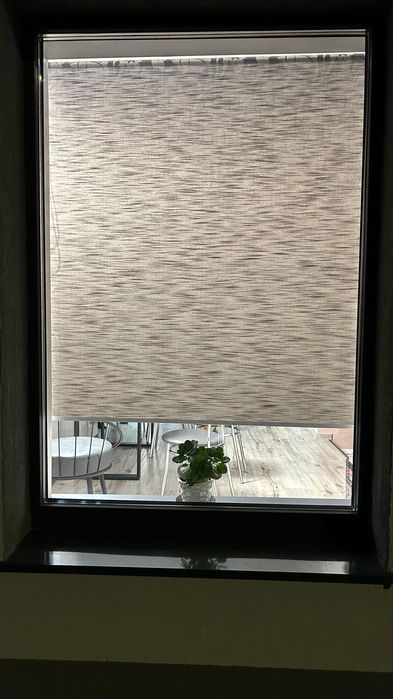 Jaluzele rulou gri cu model zi/ noapte