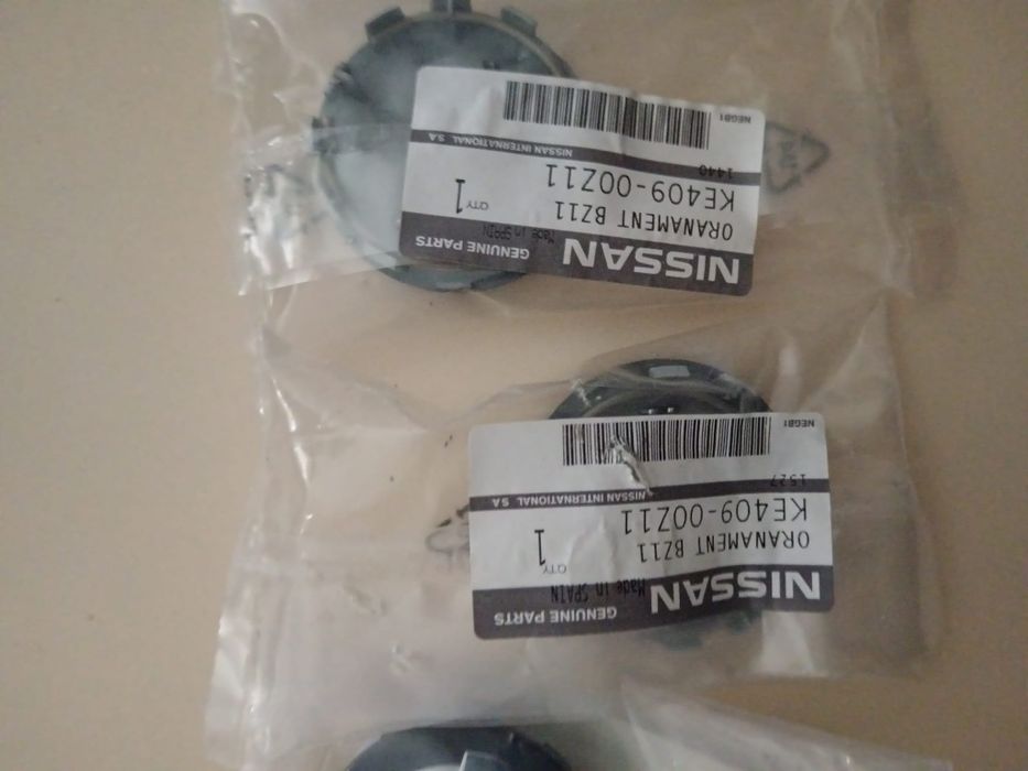 Vand set capace jante aliaj originale Nissan diametru 57 mm noi și originale după cum se poate observ