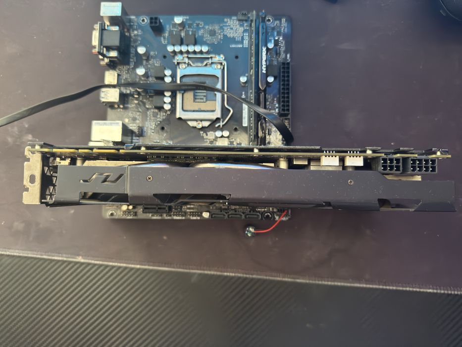 Vand placa vide gtx 1070 8gb xddr5 256bit