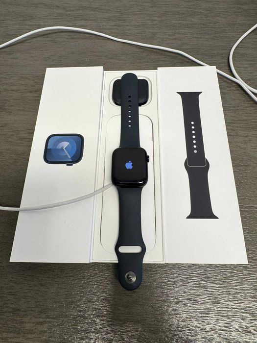 Apple Watch 9 | 45 mm | GPS + Cellular eSIM | Black