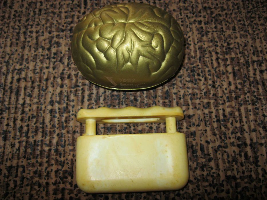 Продам эспандер  советский  пружинный