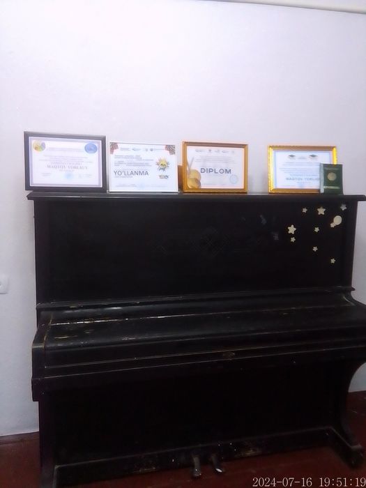 Пианино красный октябрь Ленинград