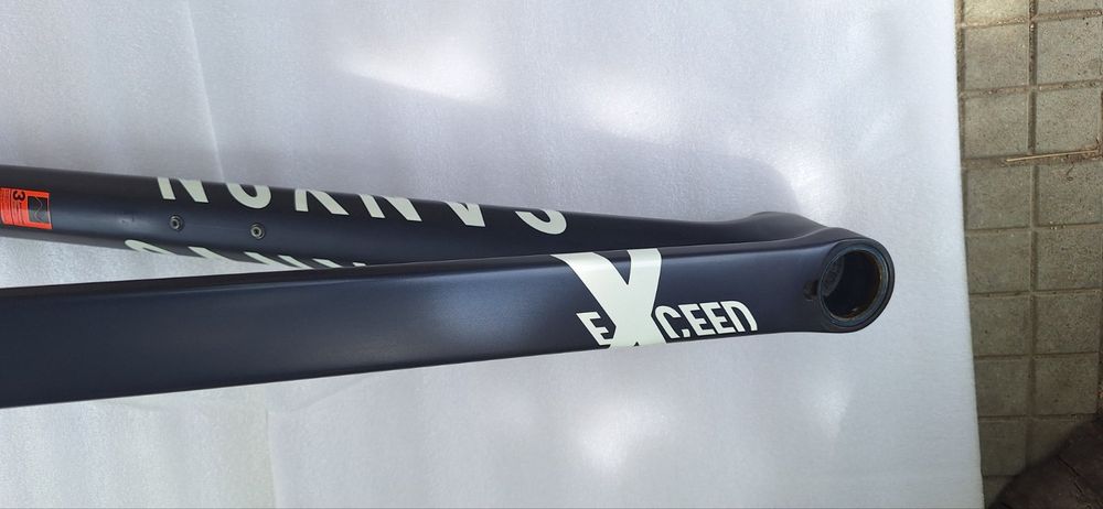 Карбонова рамка Canyon