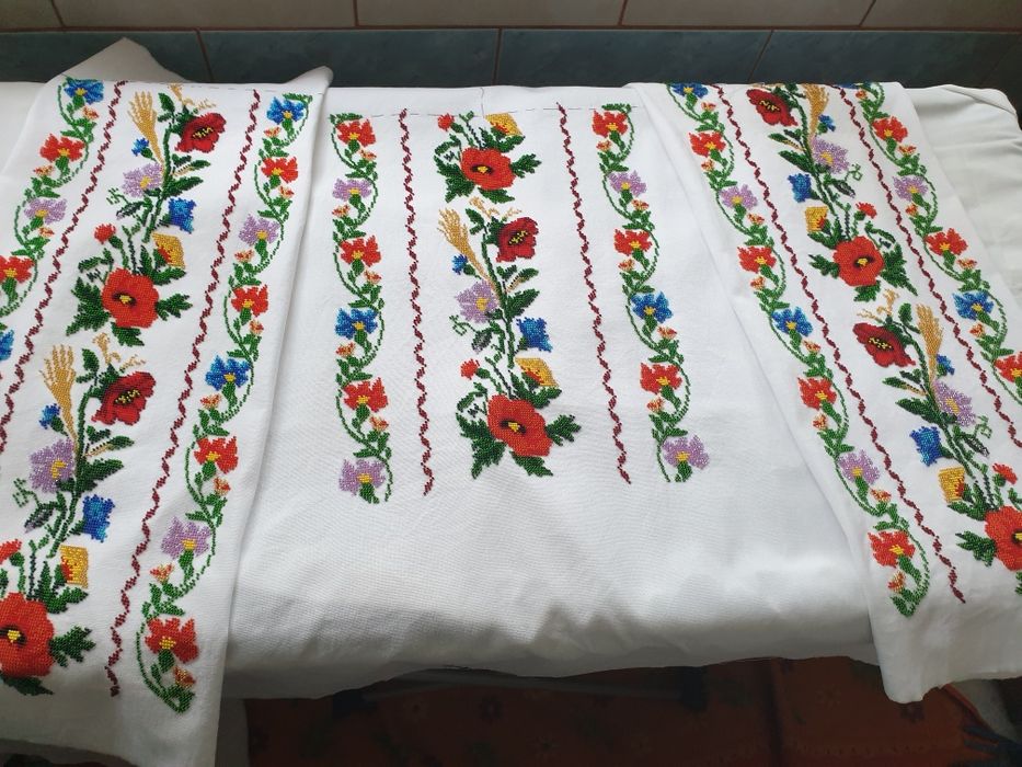 camasa de dama cusuta cu margele