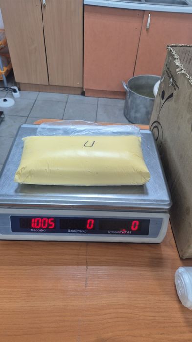 Масло сливочьное домашнее.